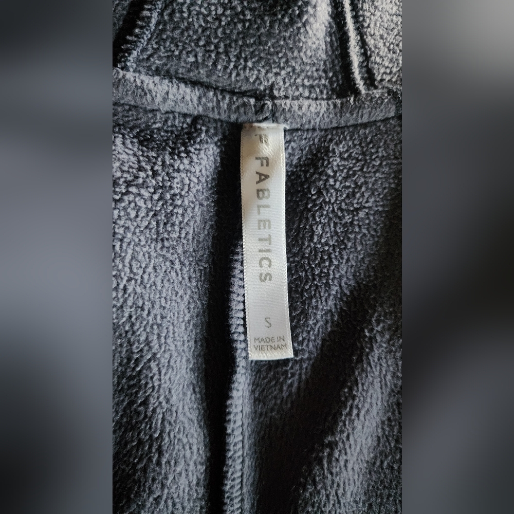 Fabletics Sweater - Picture 3 of 6